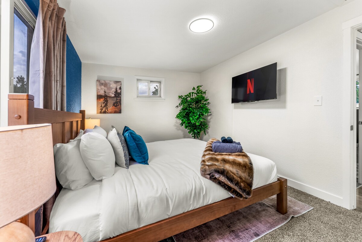 Nuestras habitaciones son tu santuario privado después de un día de aventura, ofreciendo lujosas camas y un amplio espacio para todos los miembros de tu grupo.