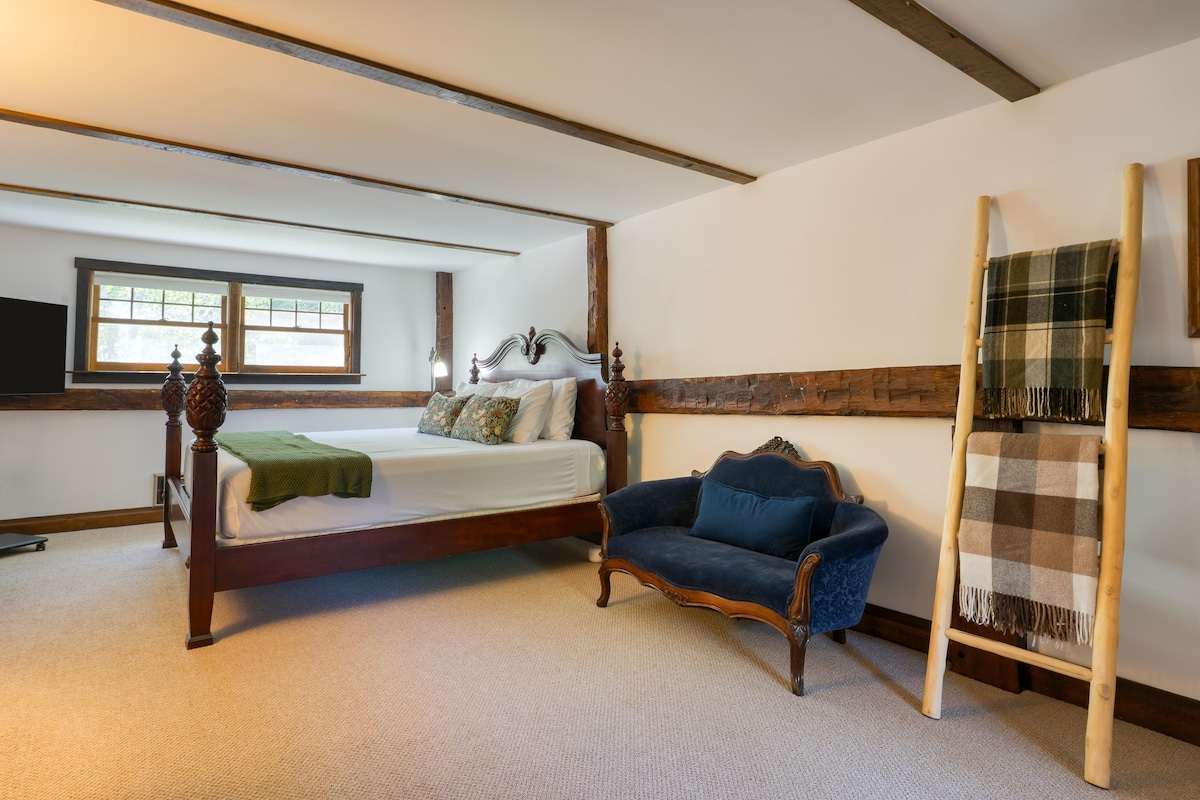 Spálňa 1 má manželskú posteľ King a vlastnú kúpeľňu.