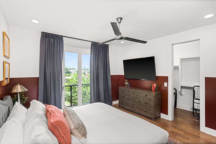 Საძინებელი 3: საწოლი + ორადგილიანი საწოლი, სმარტ-ტელევიზორი და სრული სააბაზანო