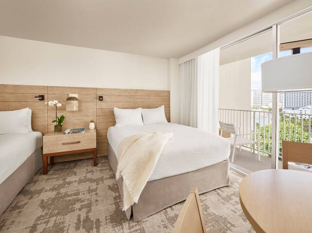 Alohilani Resort Waikiki Beach managed Airbnb listing 1