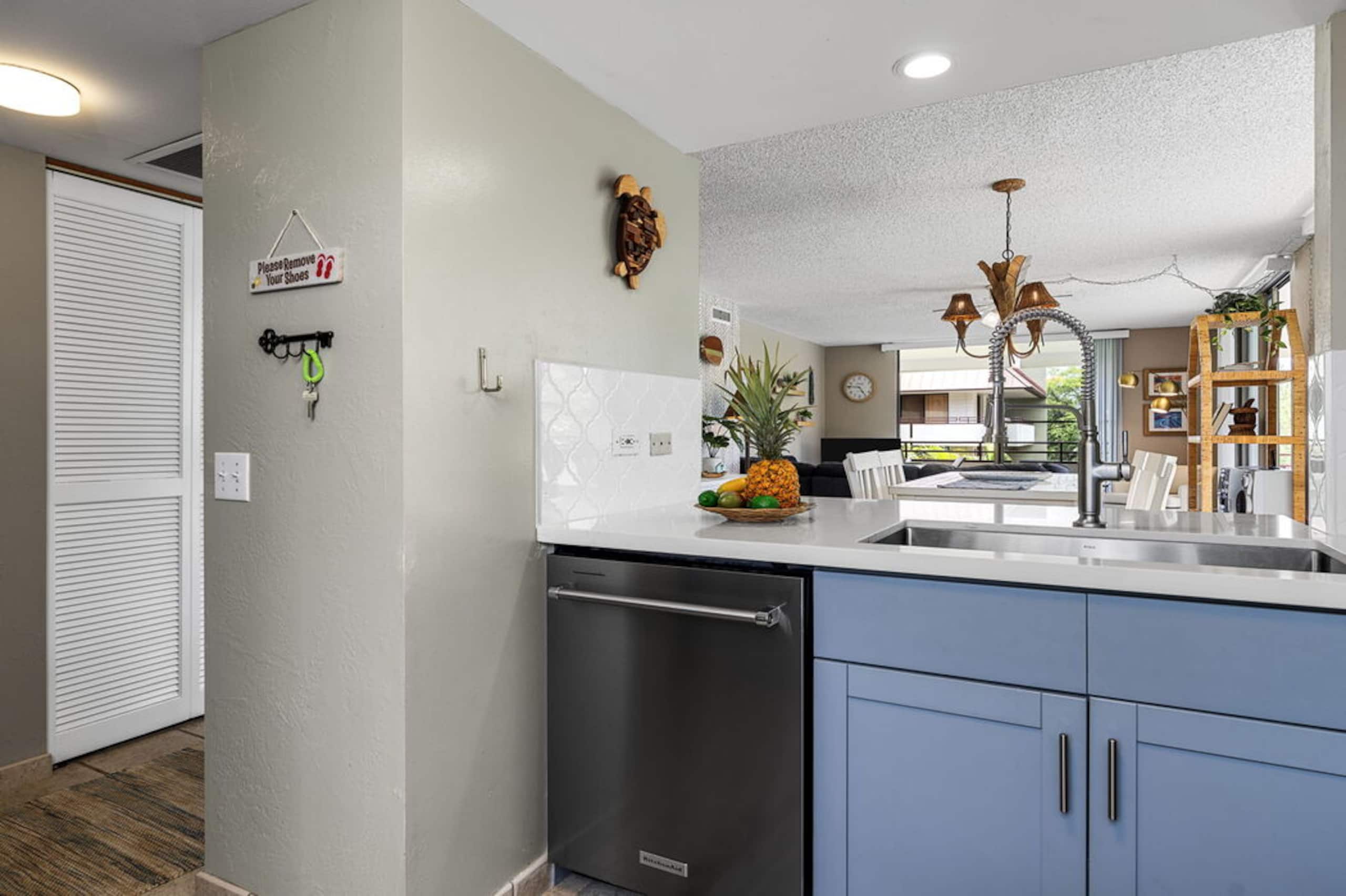 Condo in Kailua-Kona · ★4.67 · 2 bedrooms · 2 beds · 2 baths - Image 9
