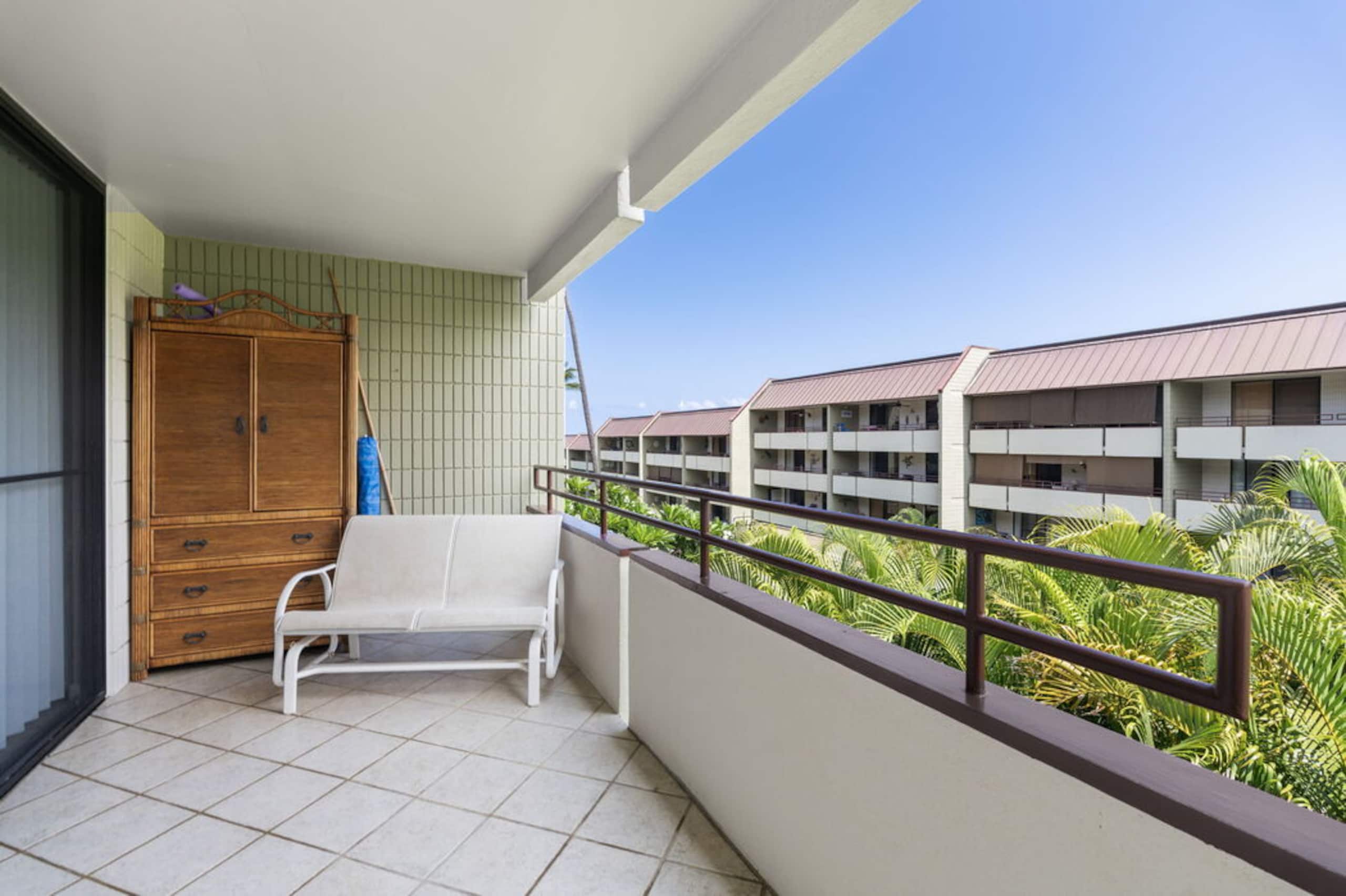 Condo in Kailua-Kona · ★4.67 · 2 bedrooms · 2 beds · 2 baths - Image 24