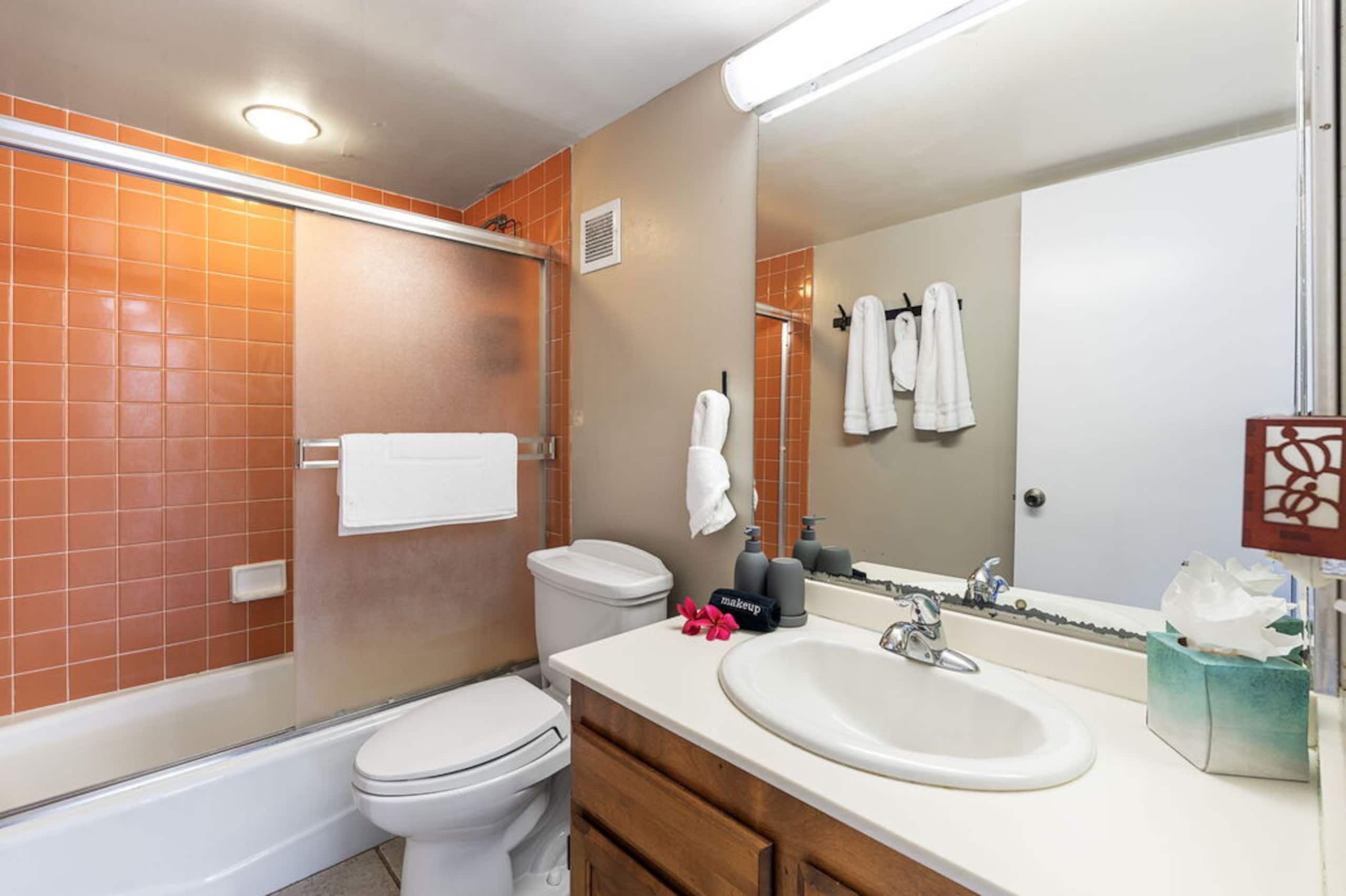 Condo in Kailua-Kona · ★4.67 · 2 bedrooms · 2 beds · 2 baths - Image 18