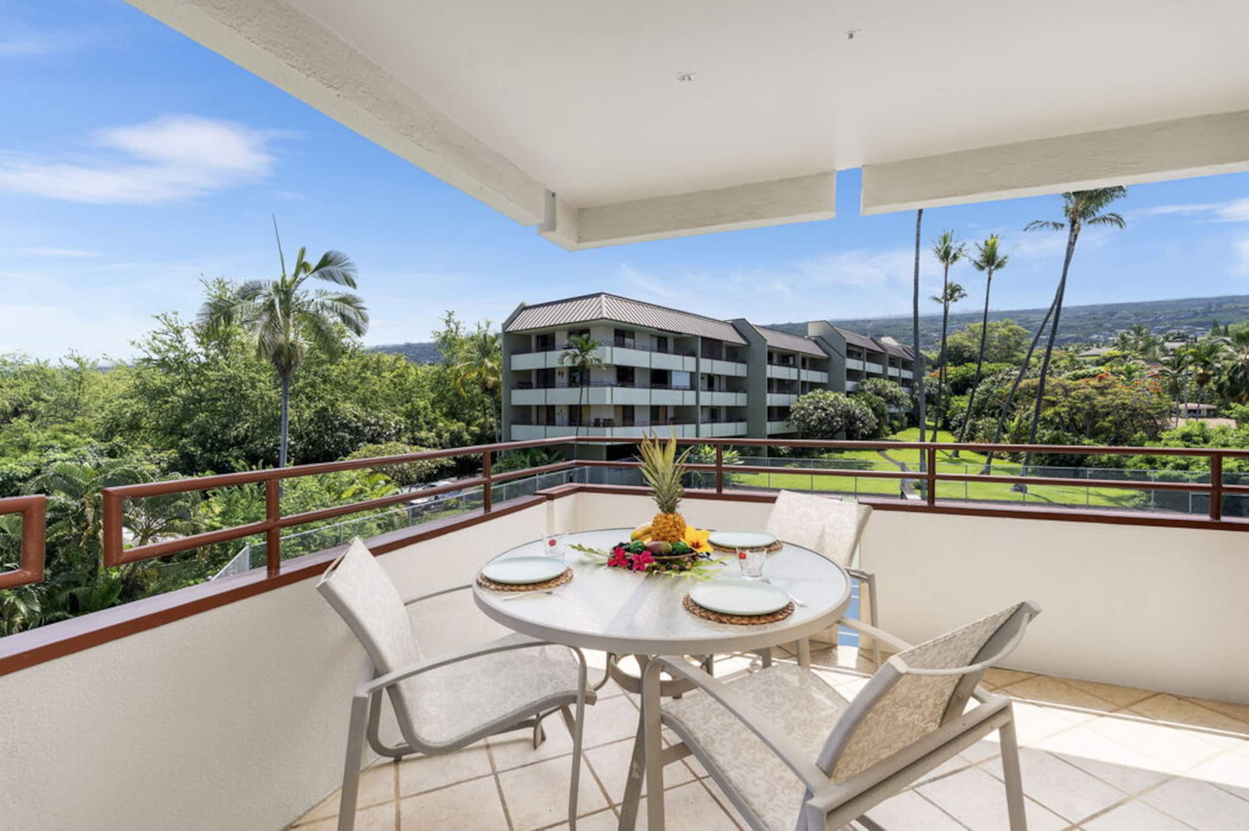 Condo in Kailua-Kona · ★4.67 · 2 bedrooms · 2 beds · 2 baths - Image 20