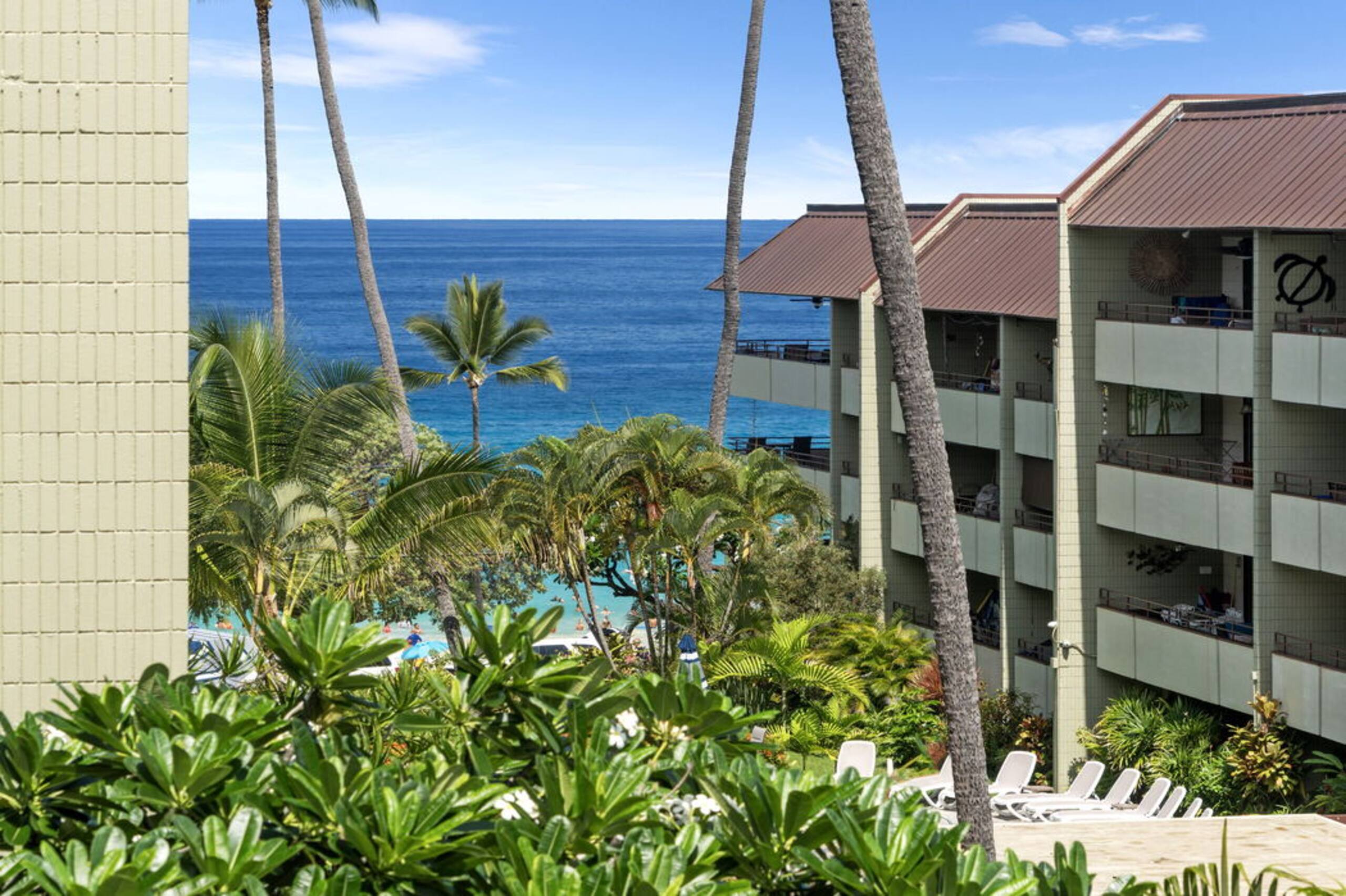 Condo in Kailua-Kona · ★4.67 · 2 bedrooms · 2 beds · 2 baths - Image 27