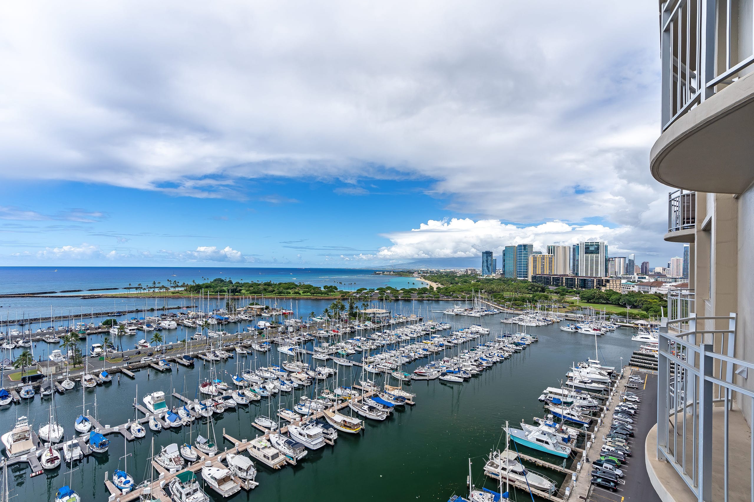 Ocean-Marina and Fireworks Views at Ilikai Marina - Image 25