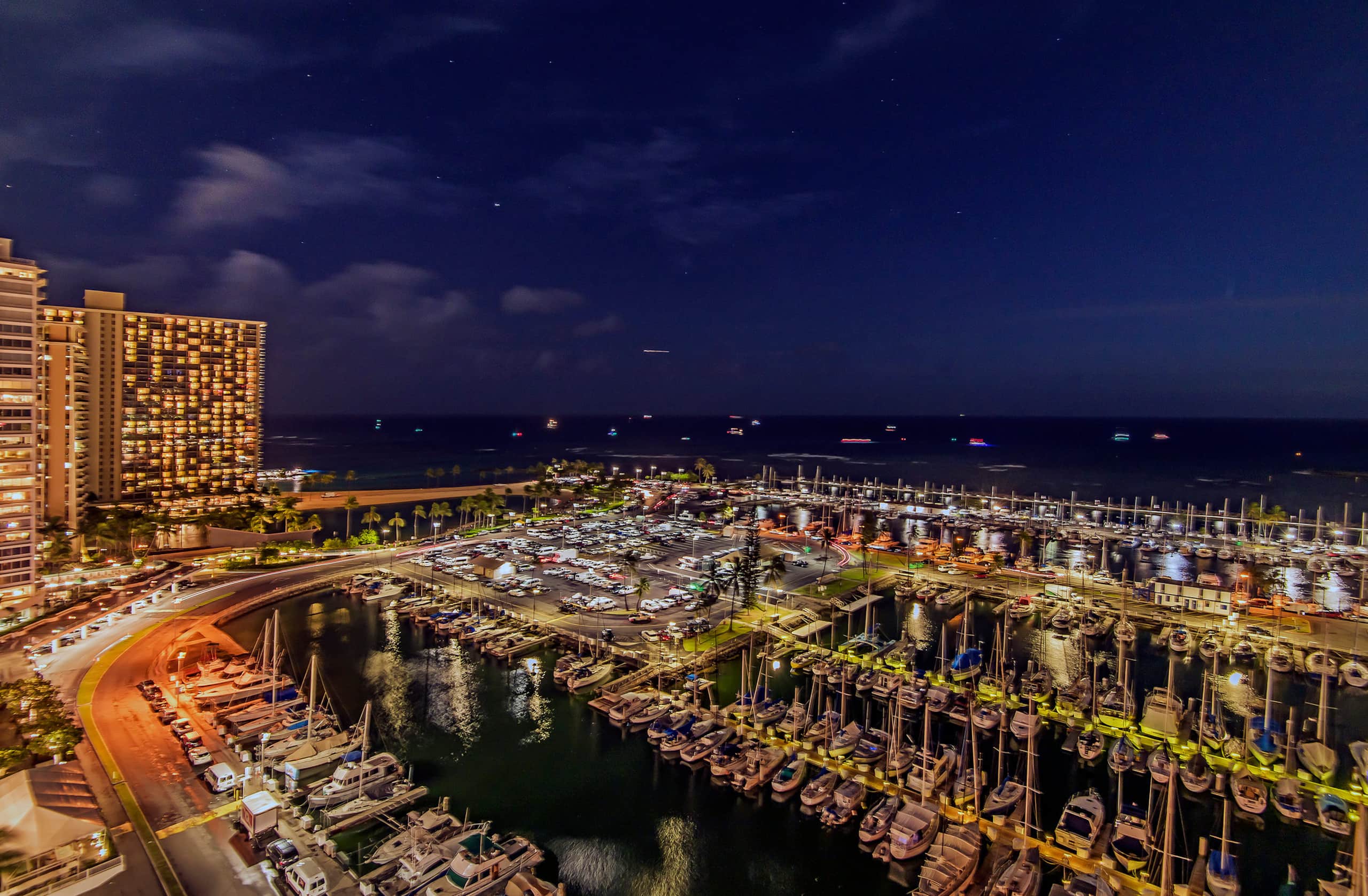 Ocean-Marina and Fireworks Views at Ilikai Marina - Image 23