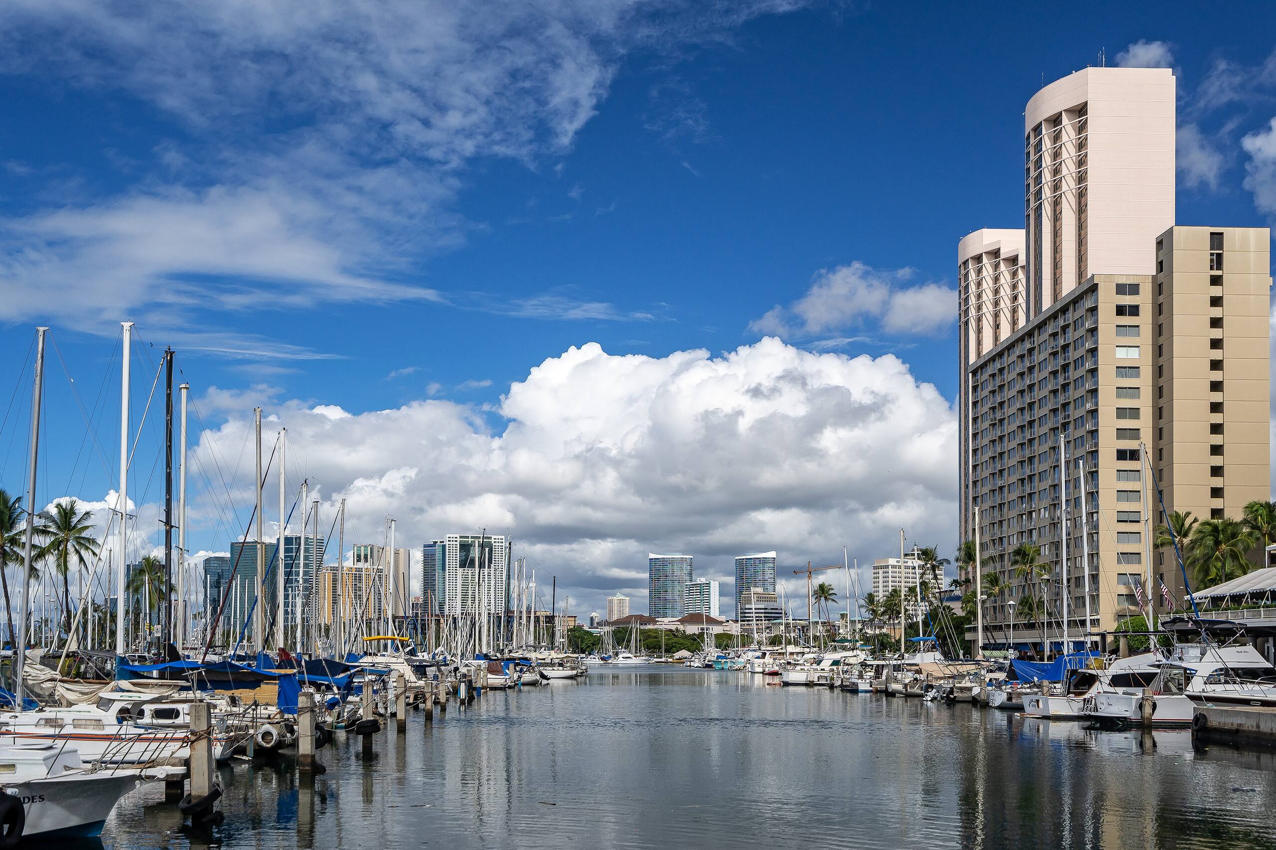 Ocean-Marina and Fireworks Views at Ilikai Marina - Image 21