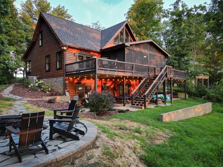 Blessing by the Lake | Lakeside Cabin|Hot Tub Wifi