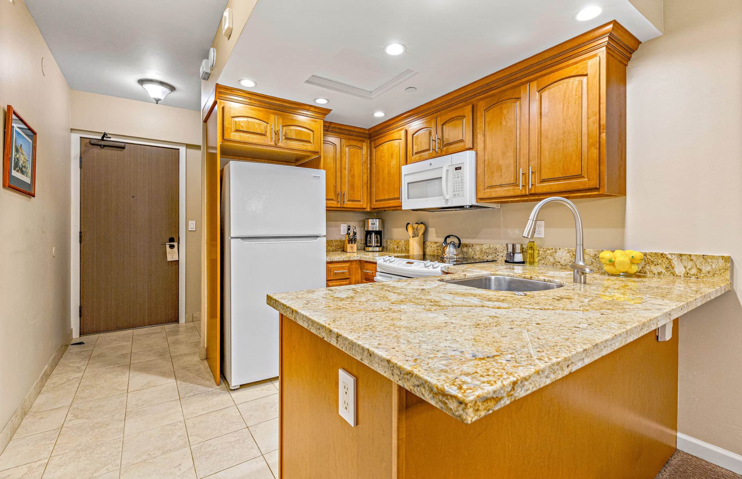 Condo in Lahaina · ★4.67 · Studio · 2 beds · 1 bath - Image 15
