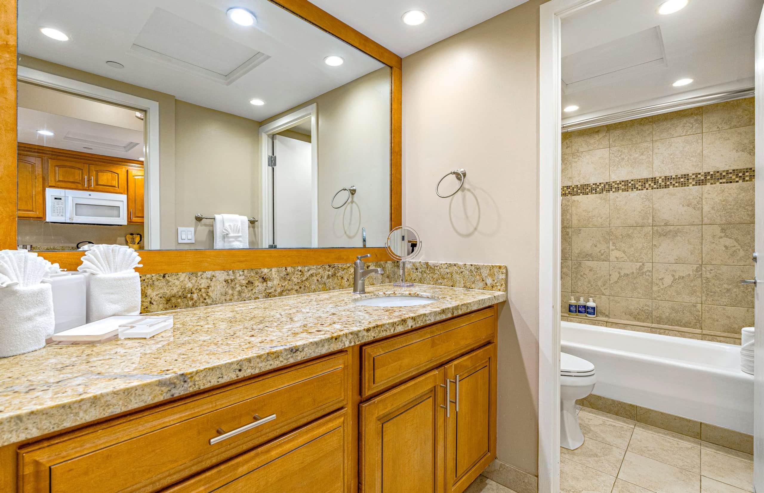 Condo in Lahaina · ★4.67 · Studio · 2 beds · 1 bath - Image 22