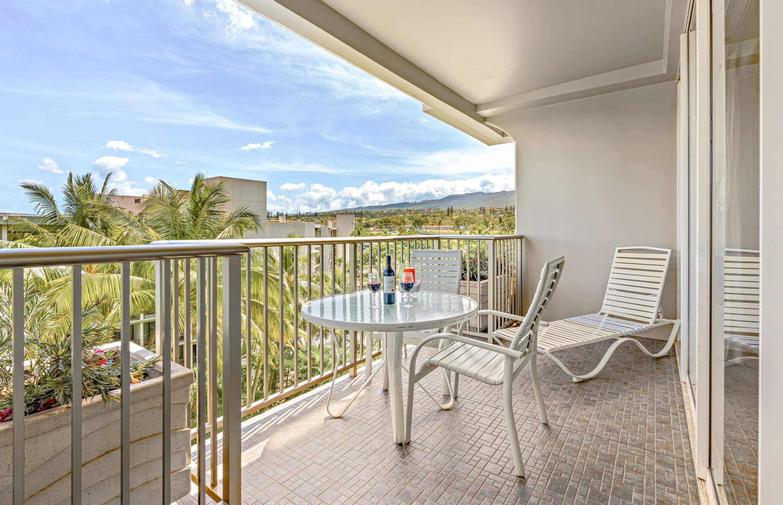 Condo in Lahaina · ★4.67 · Studio · 2 beds · 1 bath - Image 8