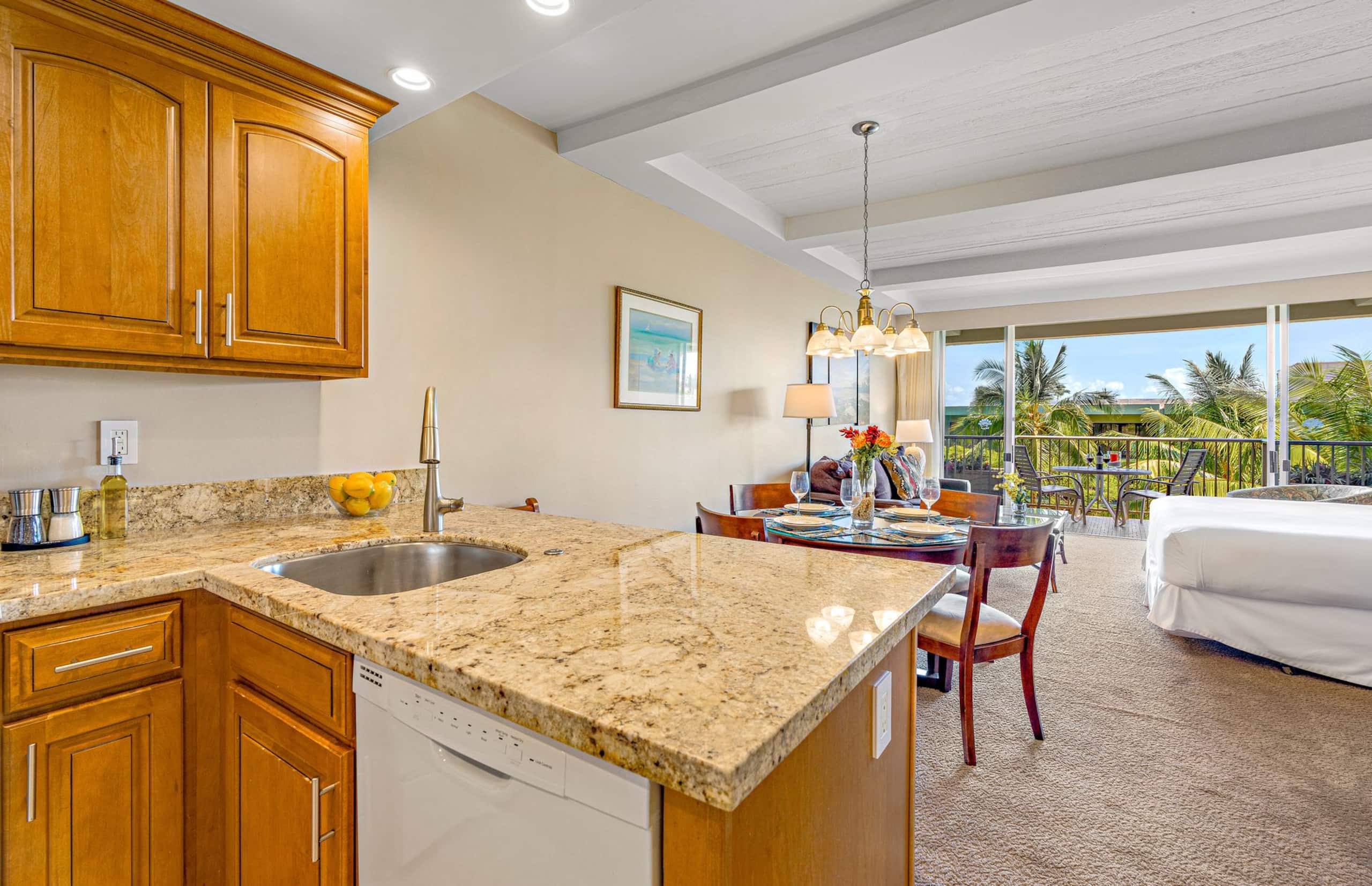 Condo in Lahaina · ★4.67 · Studio · 2 beds · 1 bath - Image 13