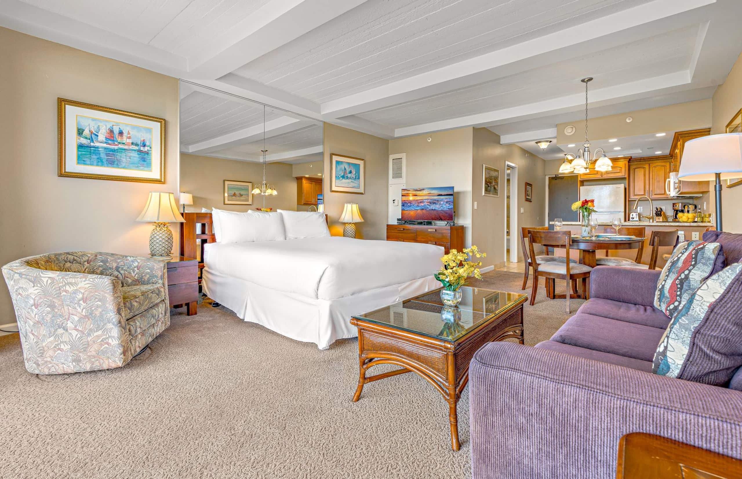 Condo in Lahaina · ★4.67 · Studio · 2 beds · 1 bath - Image 3