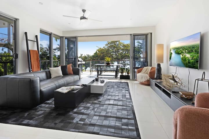 The Strand Beachfront Apartment, Townsville - Townsville
