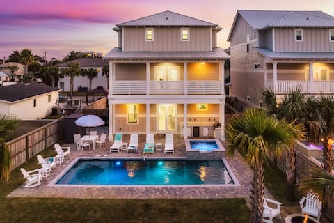Top Airbnb: Rest Assured*Luxury New Build*Pool*6 King Bedrooms in Miramar Beach