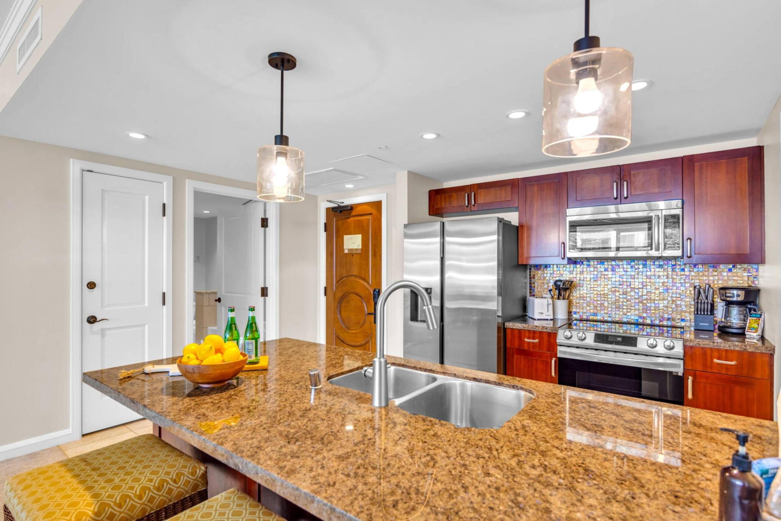 Condo in Lahaina · ★4.67 · 2 bedrooms · 4 beds · 2 baths - Image 20
