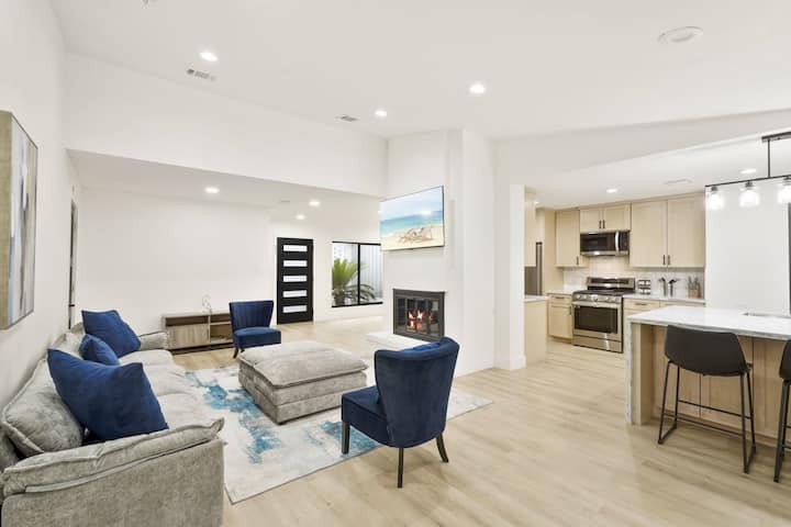 Prime Houston Getaway W/ Pool – Near Downtown - Houston, TX