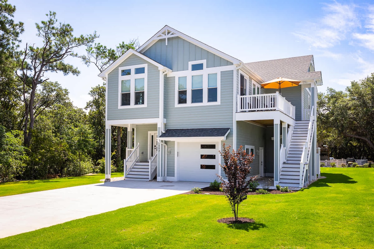 Modern Home in the Heart of KDH, Minutes to Beach