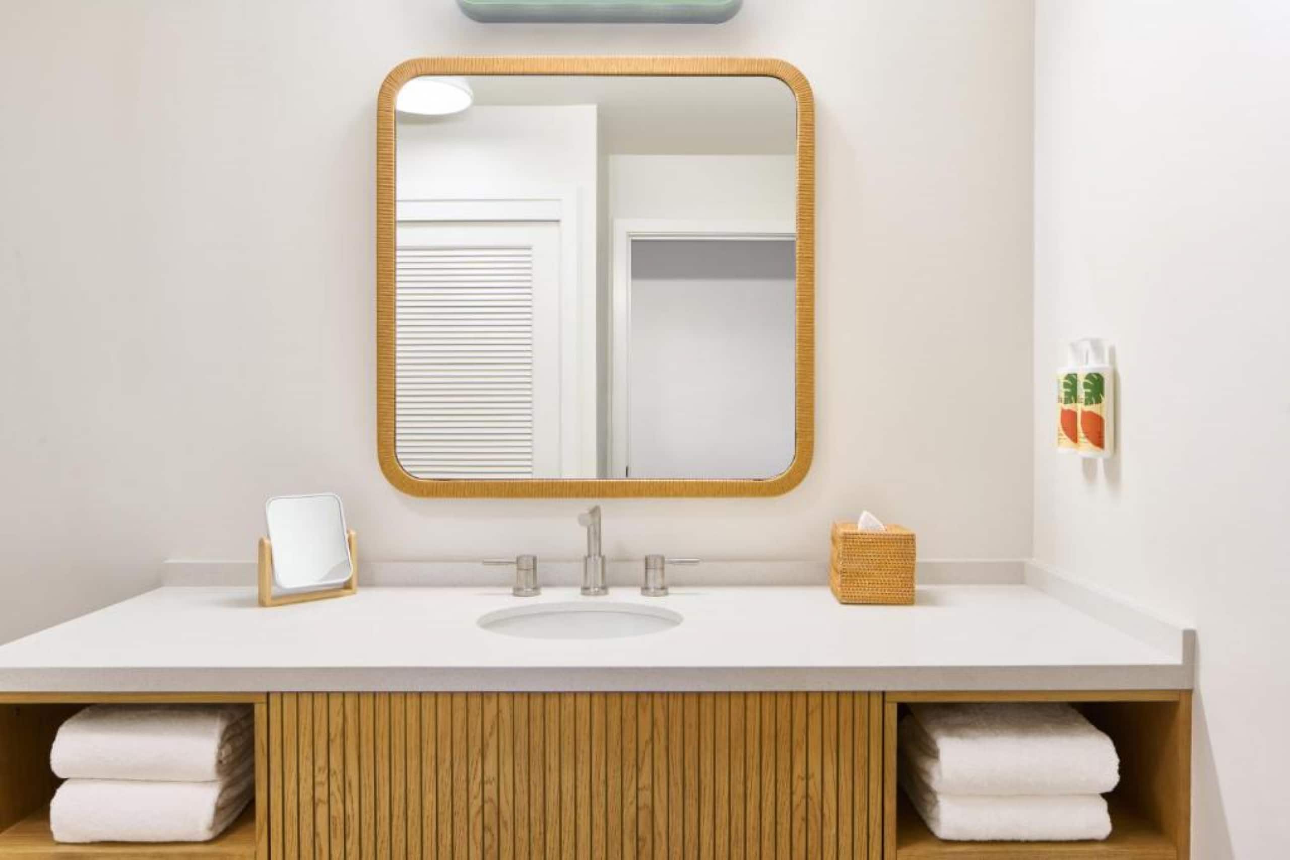 Hotel in Lahaina · ★4.6 · 1 bedroom · 2 beds · 1 private bath - Image 13