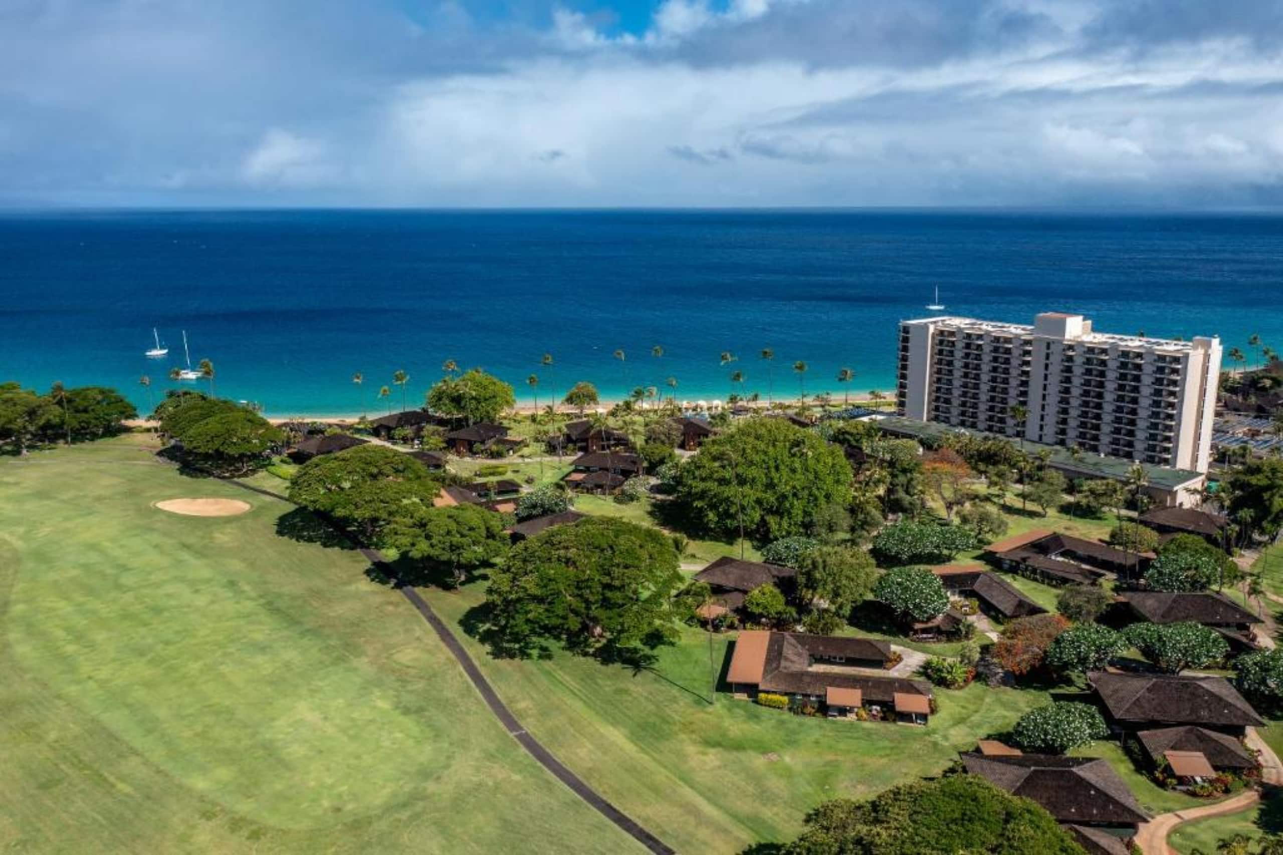 Hotel in Lahaina · ★4.6 · 1 bedroom · 2 beds · 1 private bath - Image 9