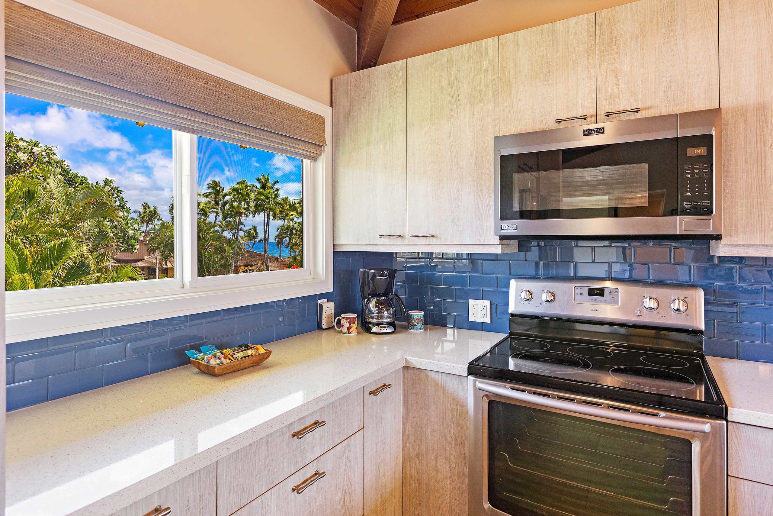 Townhouse in Lahaina · ★5.0 · 2 bedrooms · 3 beds · 2.5 baths - Image 12