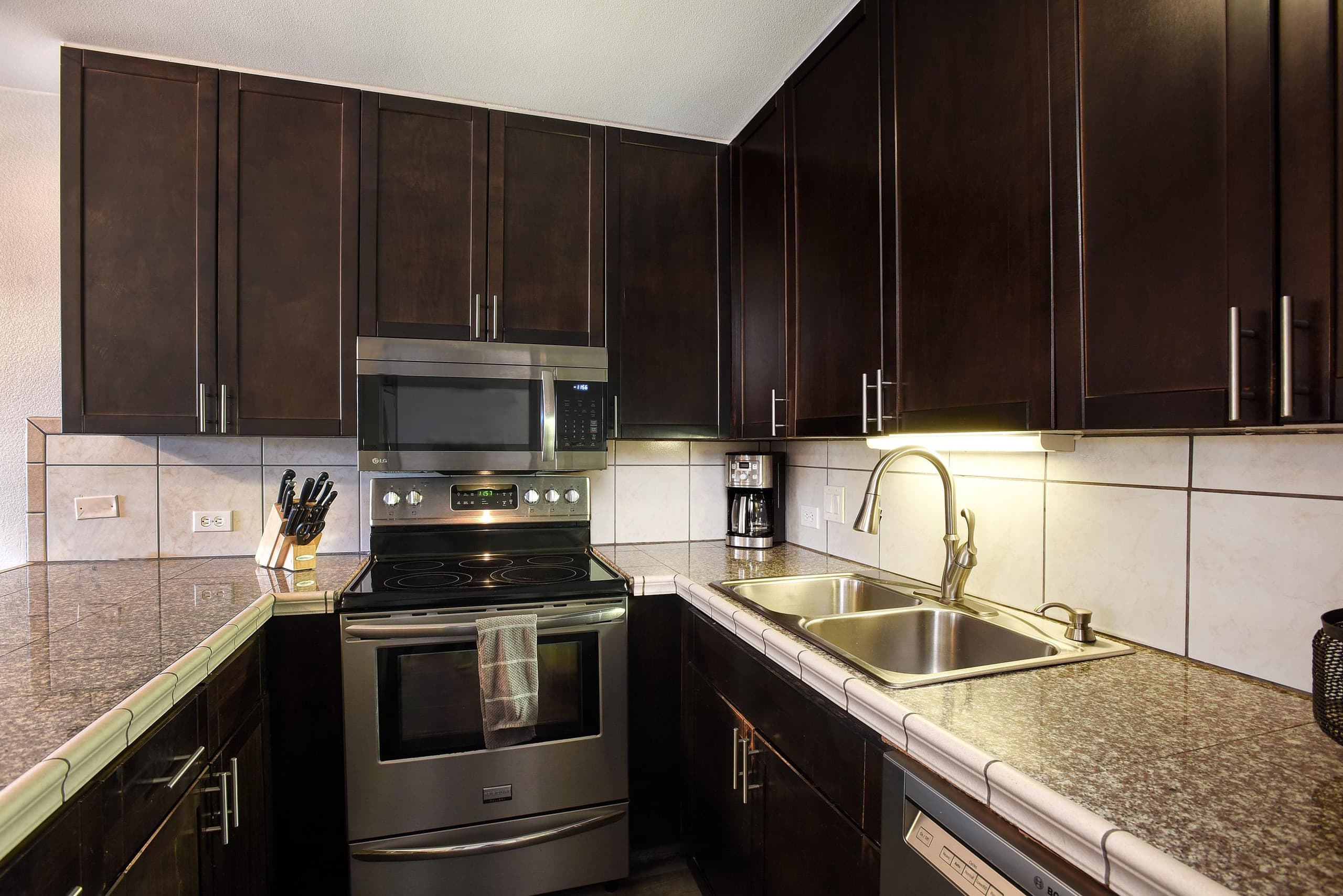 Condo in Kihei · ★4.8 · 2 bedrooms · 3 beds · 2 baths - Image 3