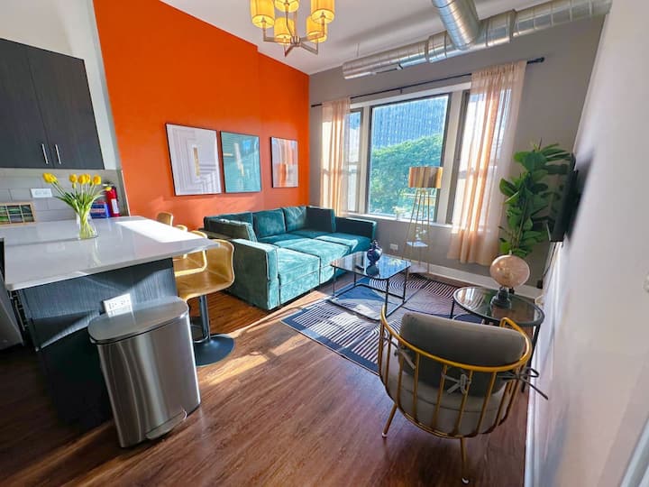 Modern Suite W/fast Wi‑fi, 4k Tv & Washer - Chicago