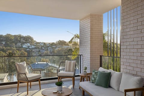 Luxe Avoca Apartment | Lakefront, 3BR, Beach Walk