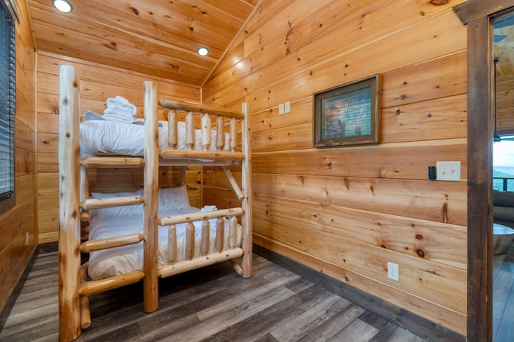 Spálňa 3 má poschodovú posteľ (Duval).