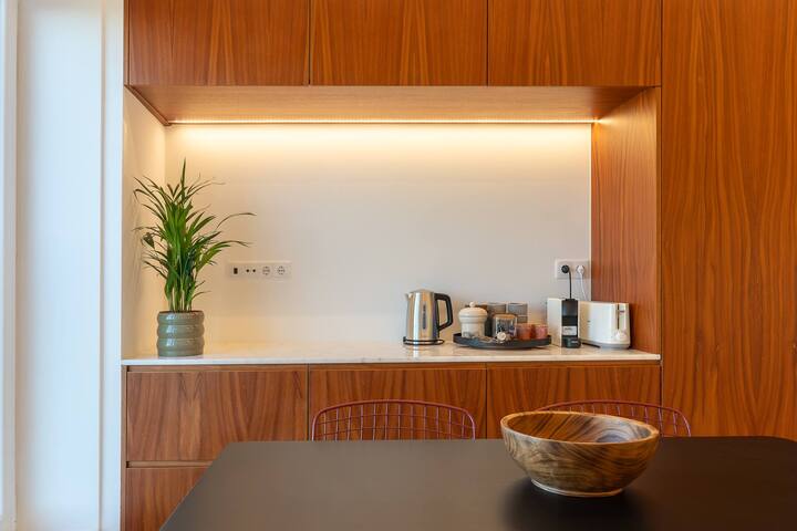 Lux River & City Views & Garage gallery image 3