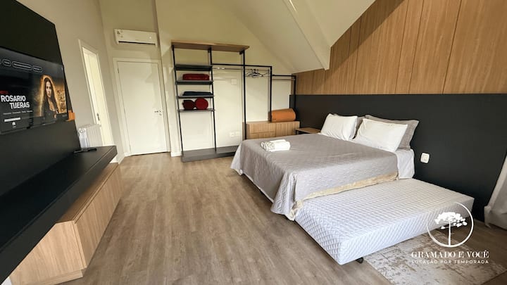 Foto de todo o quarto