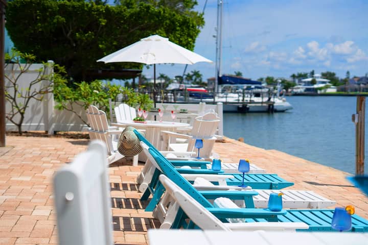2/2 Wfrt Condo, Golf Cart, Dock, 2 Blk To Beach #4 - Indian Rocks Beach, FL
