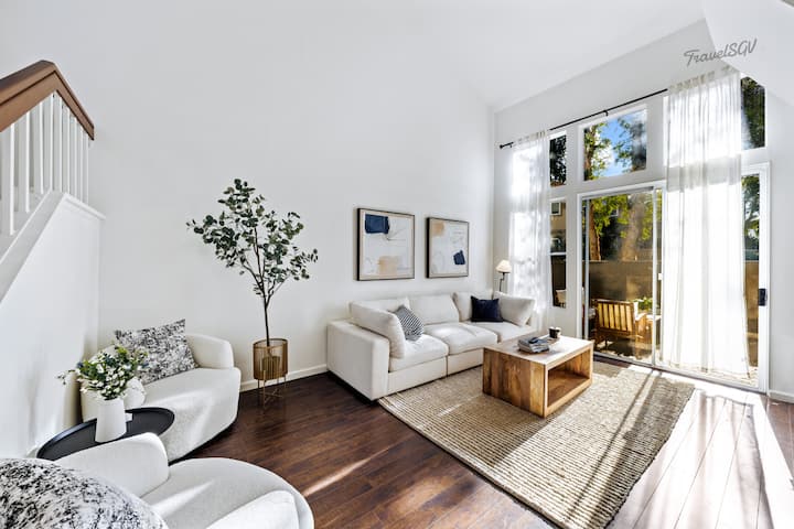 Bright 3br Loft Home + Near Attractions #Travelsgv - Irvine, CA