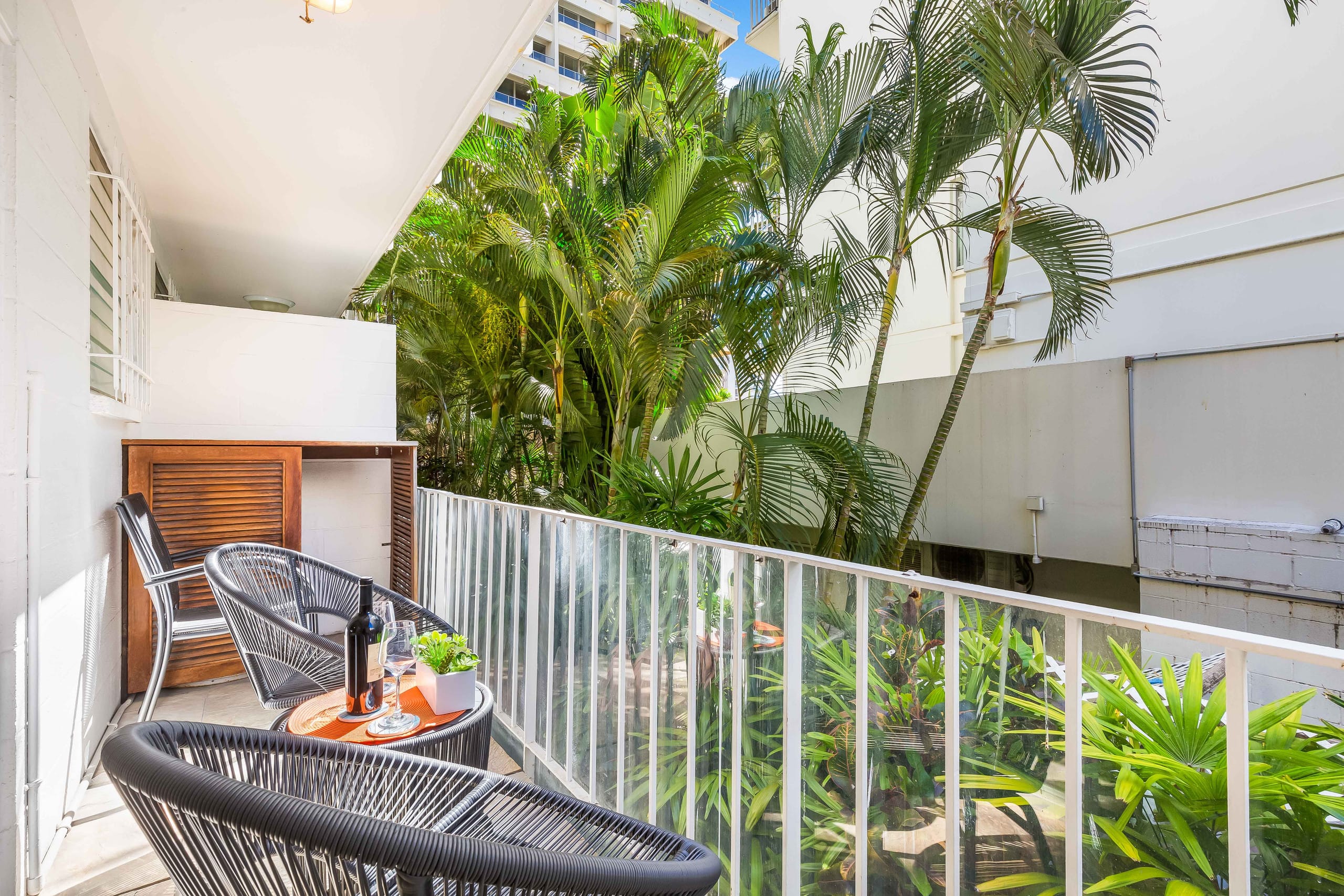 Remodeled Condo by the Beach at the Cabana Waikiki - Image 6