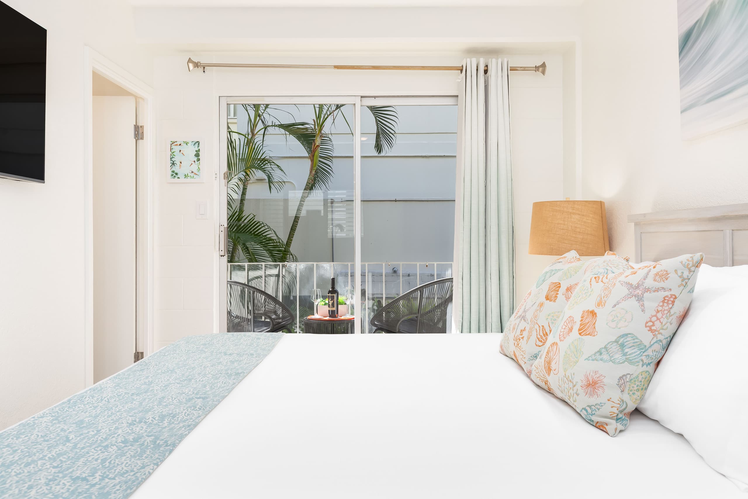 Remodeled Condo by the Beach at the Cabana Waikiki - Image 2
