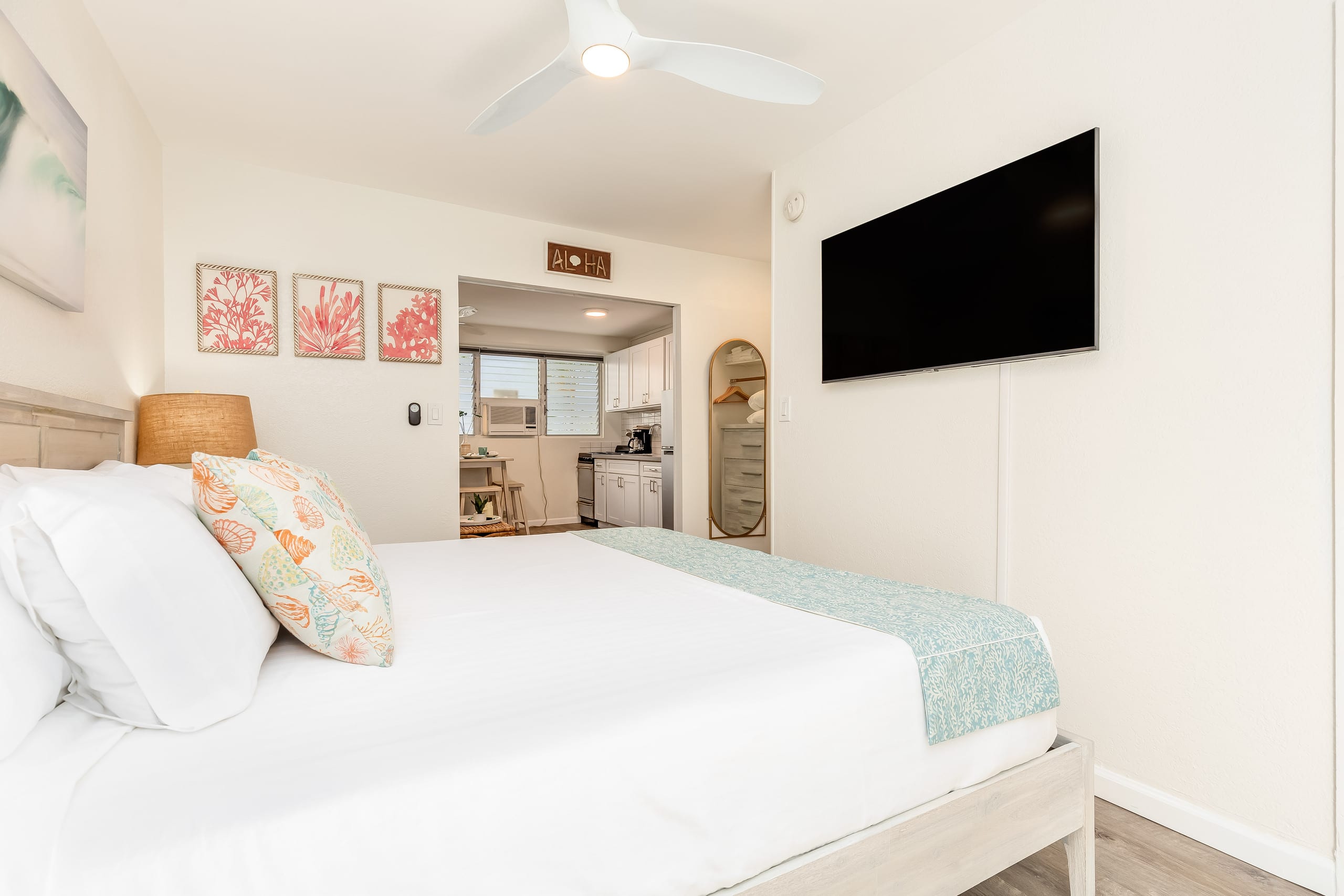 Remodeled Condo by the Beach at the Cabana Waikiki - Image 5