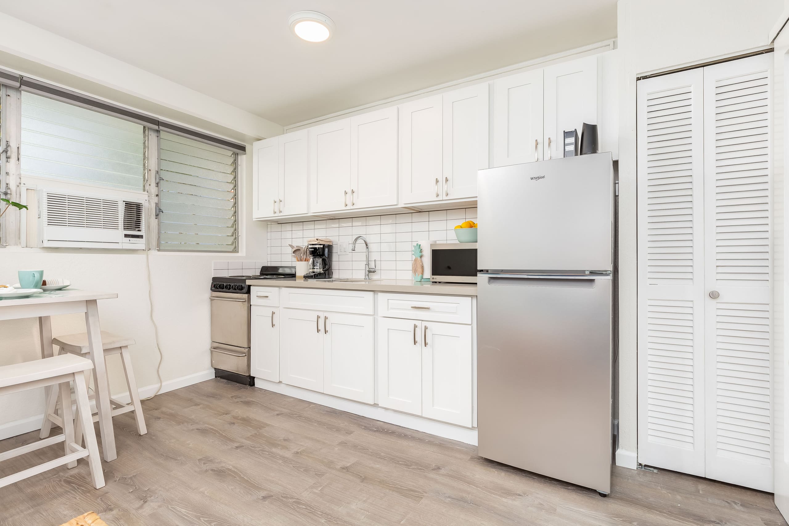 Remodeled Condo by the Beach at the Cabana Waikiki - Image 13