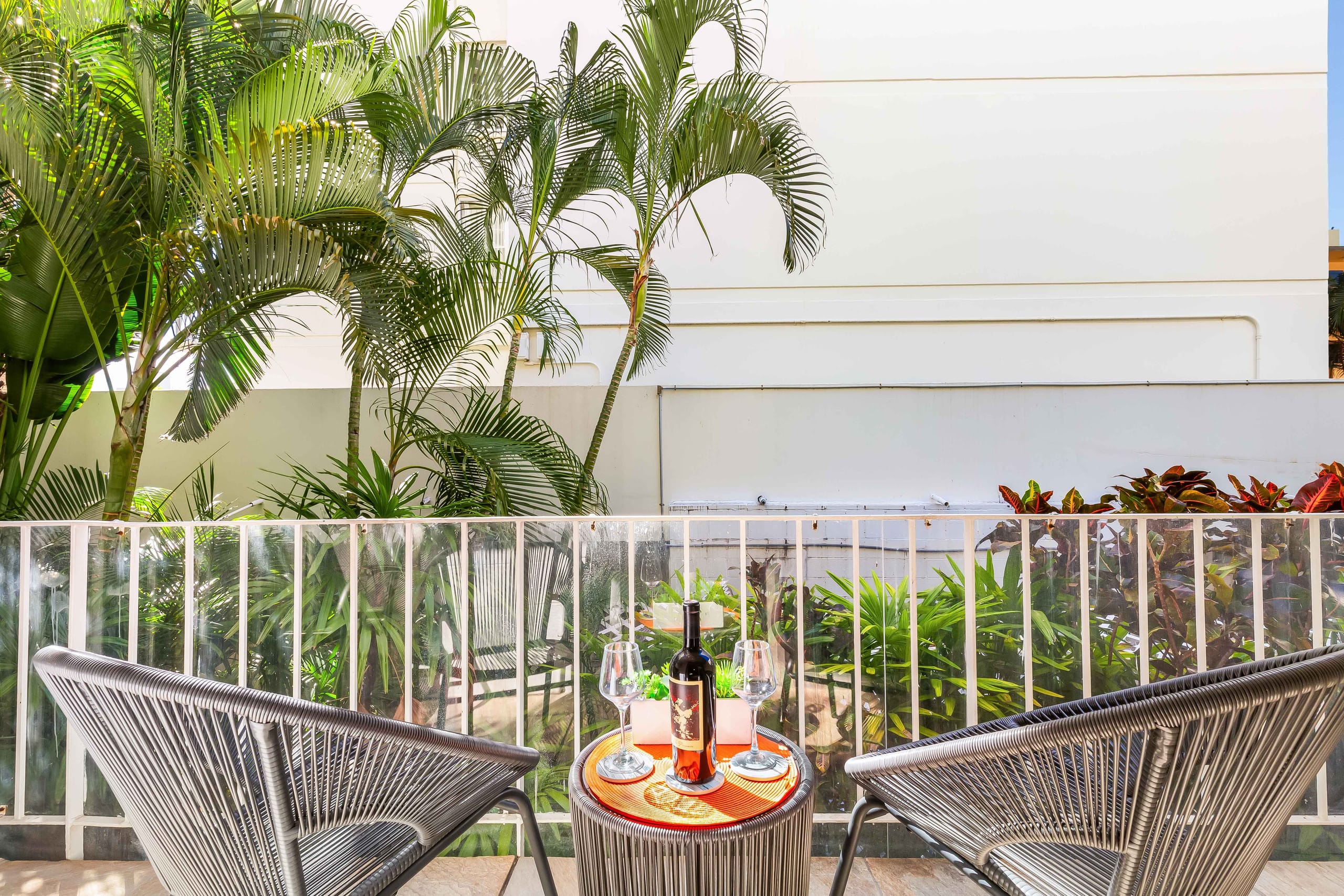 Remodeled Condo by the Beach at the Cabana Waikiki - Image 3