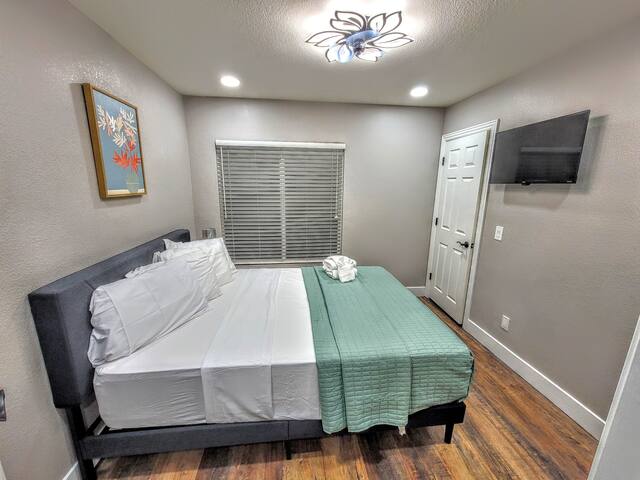 Gorgeous Home with Pool & SPA near to LV-Strip gallery image 5