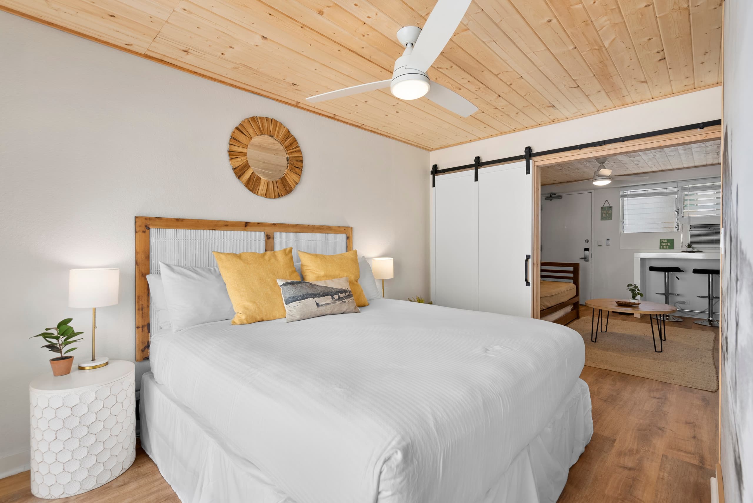 Remodeled Hawaiian Vacation Condo by Waikiki Beach - Image 18