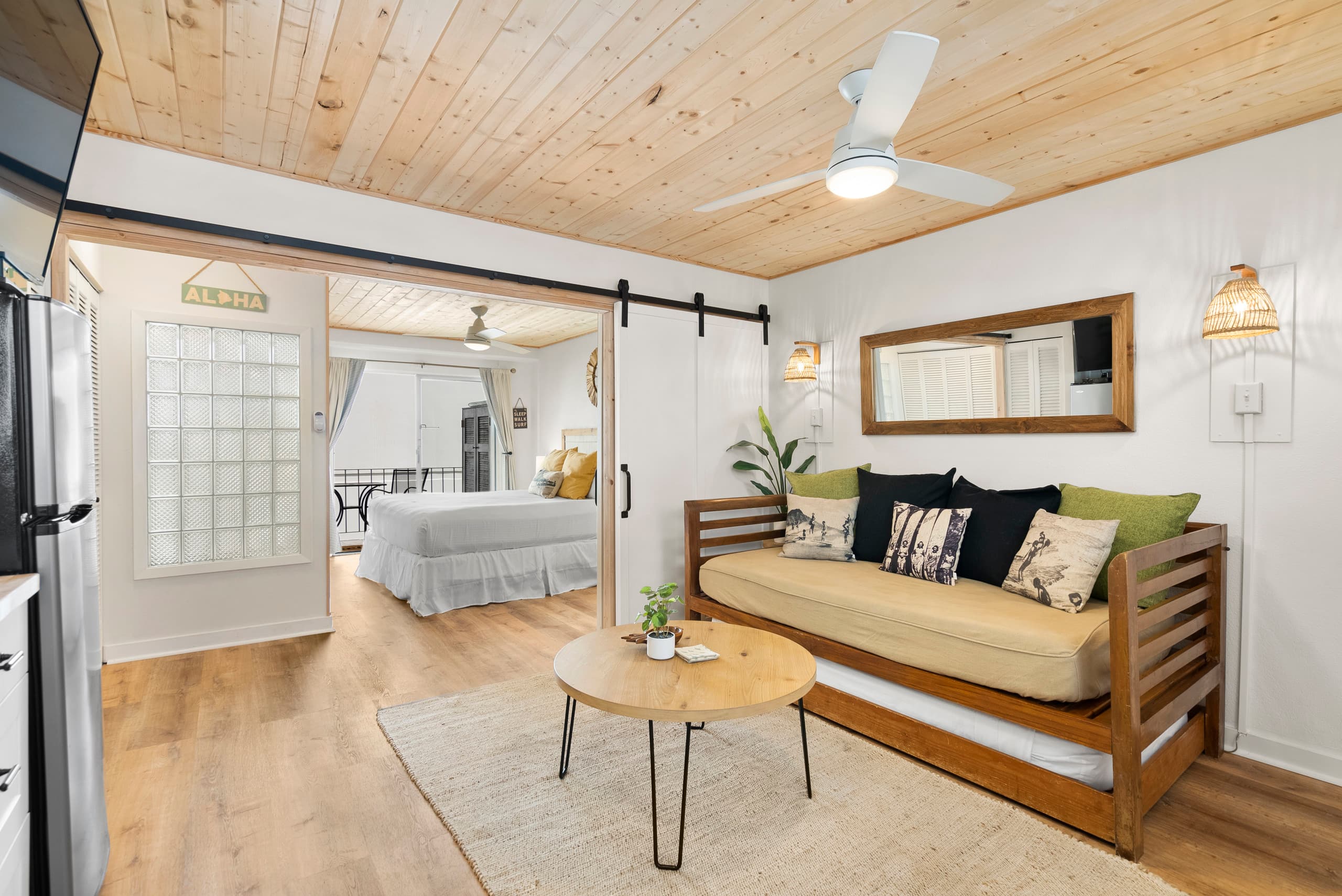 Remodeled Hawaiian Vacation Condo by Waikiki Beach - Image 1