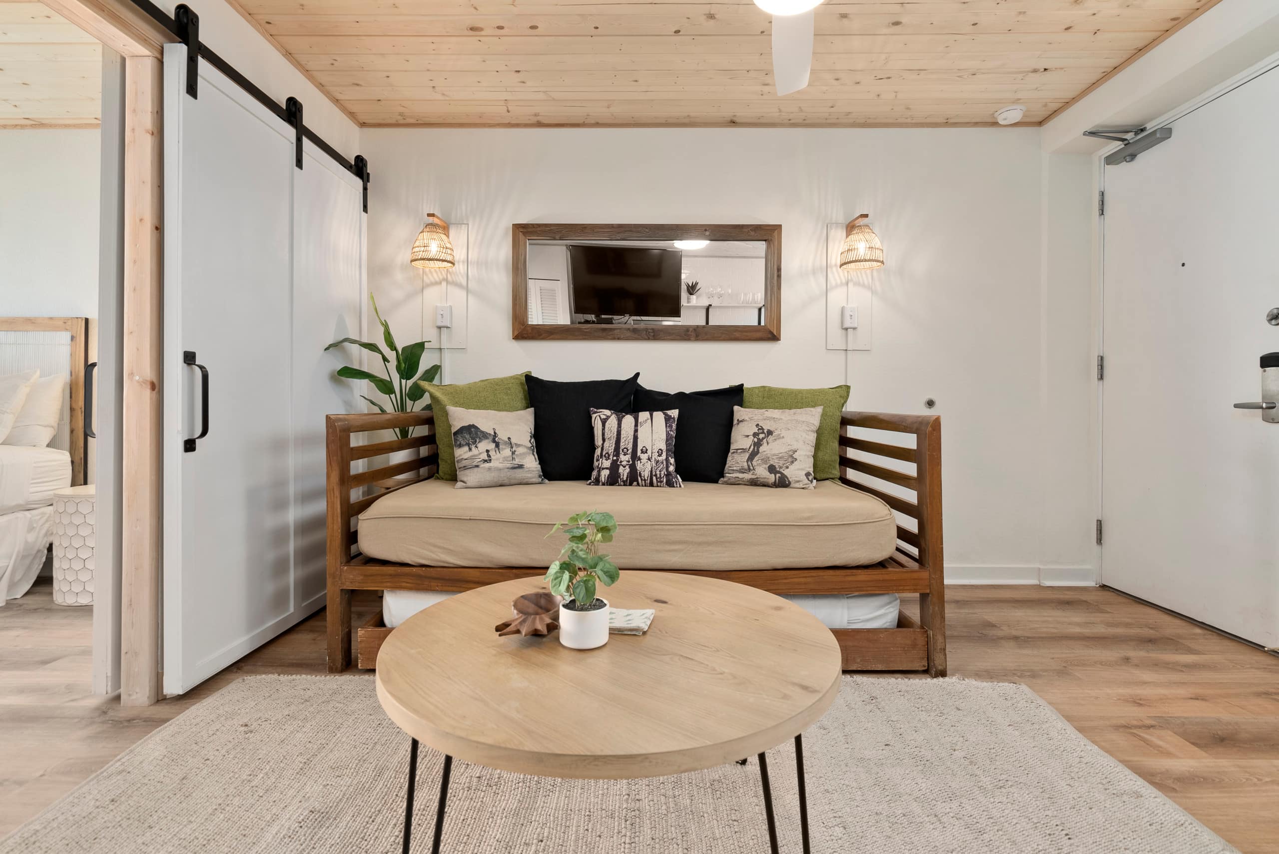 Remodeled Hawaiian Vacation Condo by Waikiki Beach - Image 6