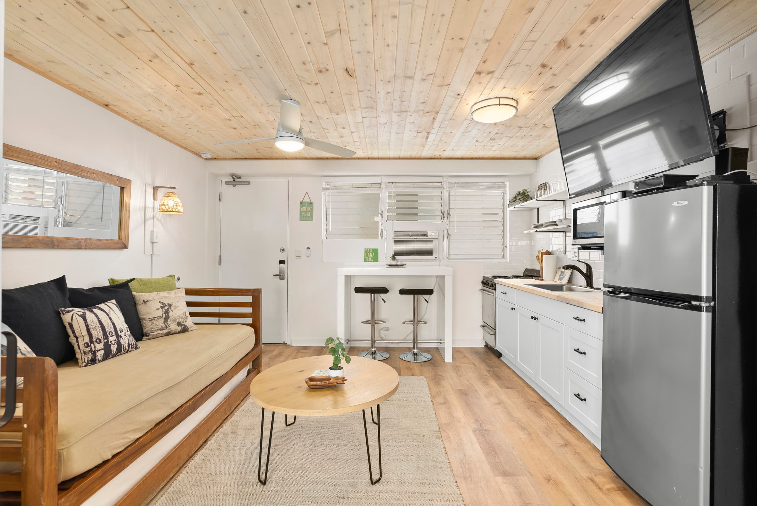 Remodeled Hawaiian Vacation Condo by Waikiki Beach - Image 4