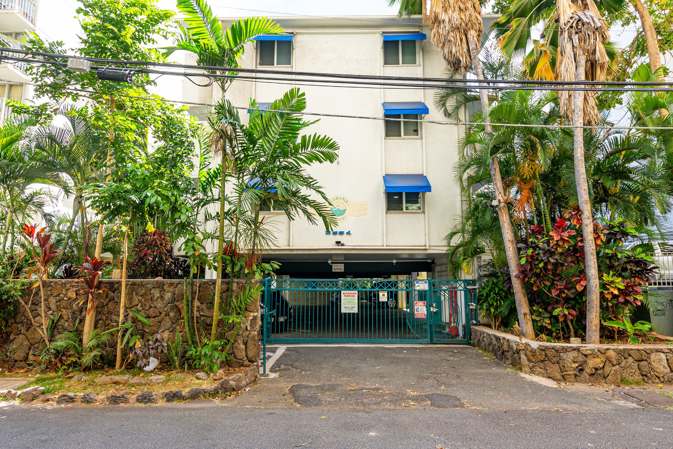 Remodeled Hawaiian Vacation Condo by Waikiki Beach - Image 35