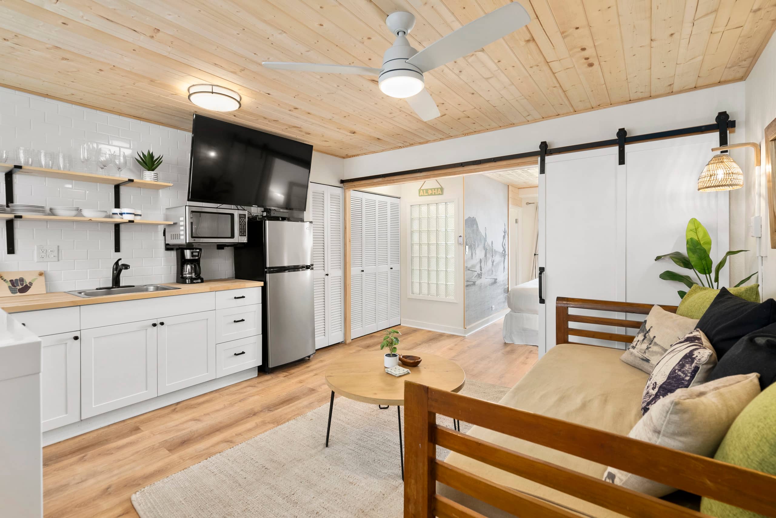 Remodeled Hawaiian Vacation Condo by Waikiki Beach - Image 5