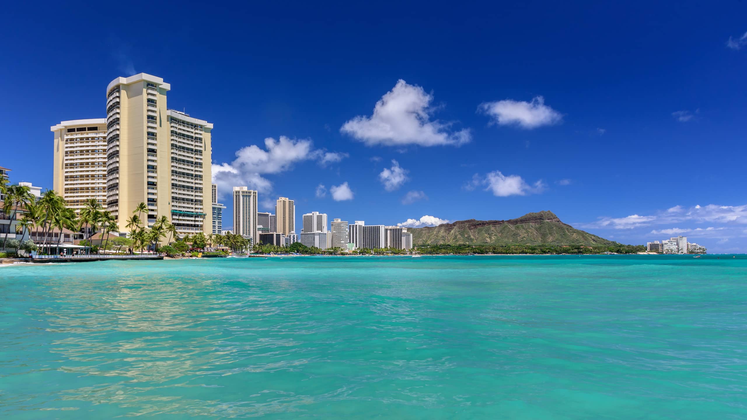 Ocean and Sunset Marina Views at the Ilikai Hotel - Image 35