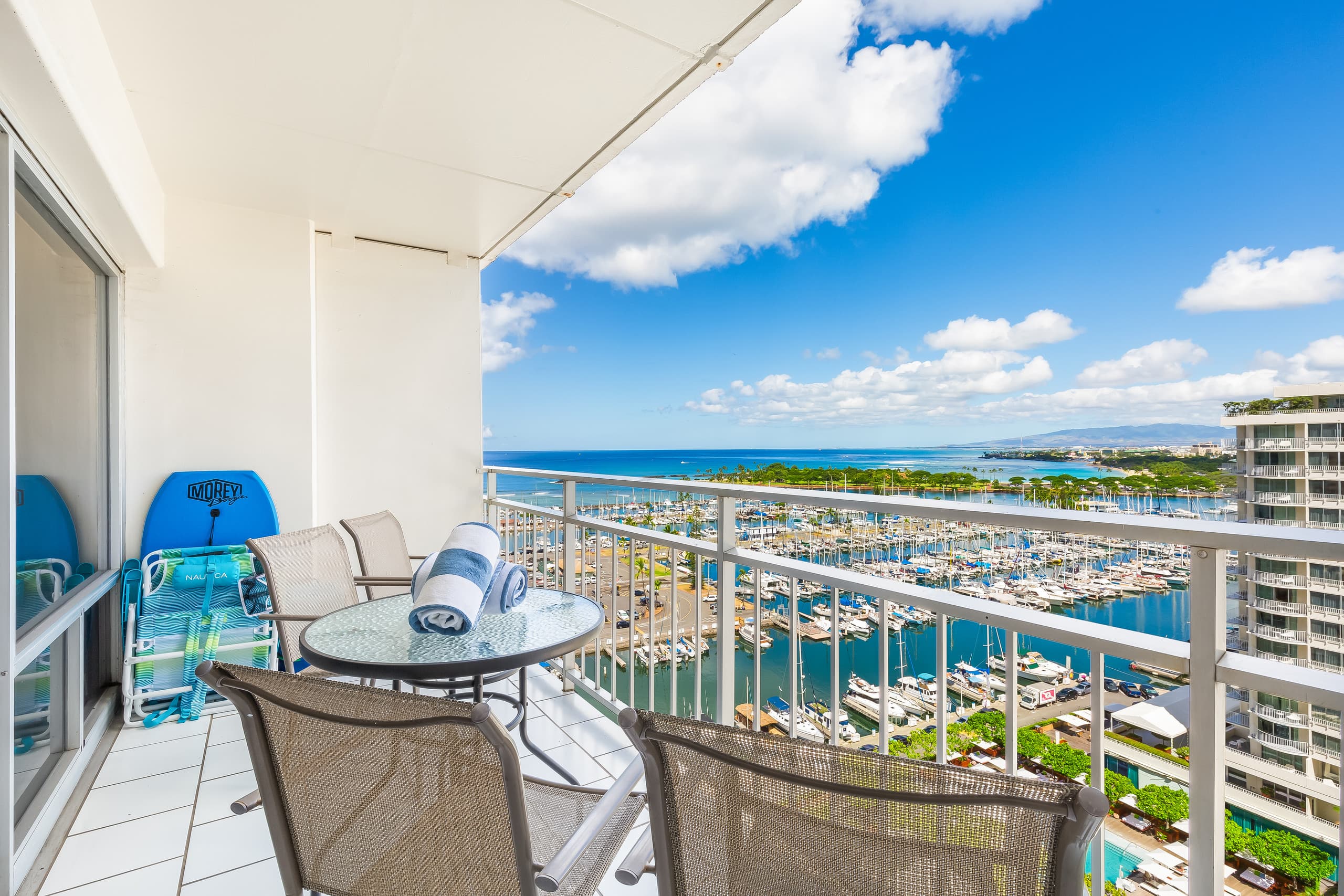 Ocean and Sunset Marina Views at the Ilikai Hotel - Image 23