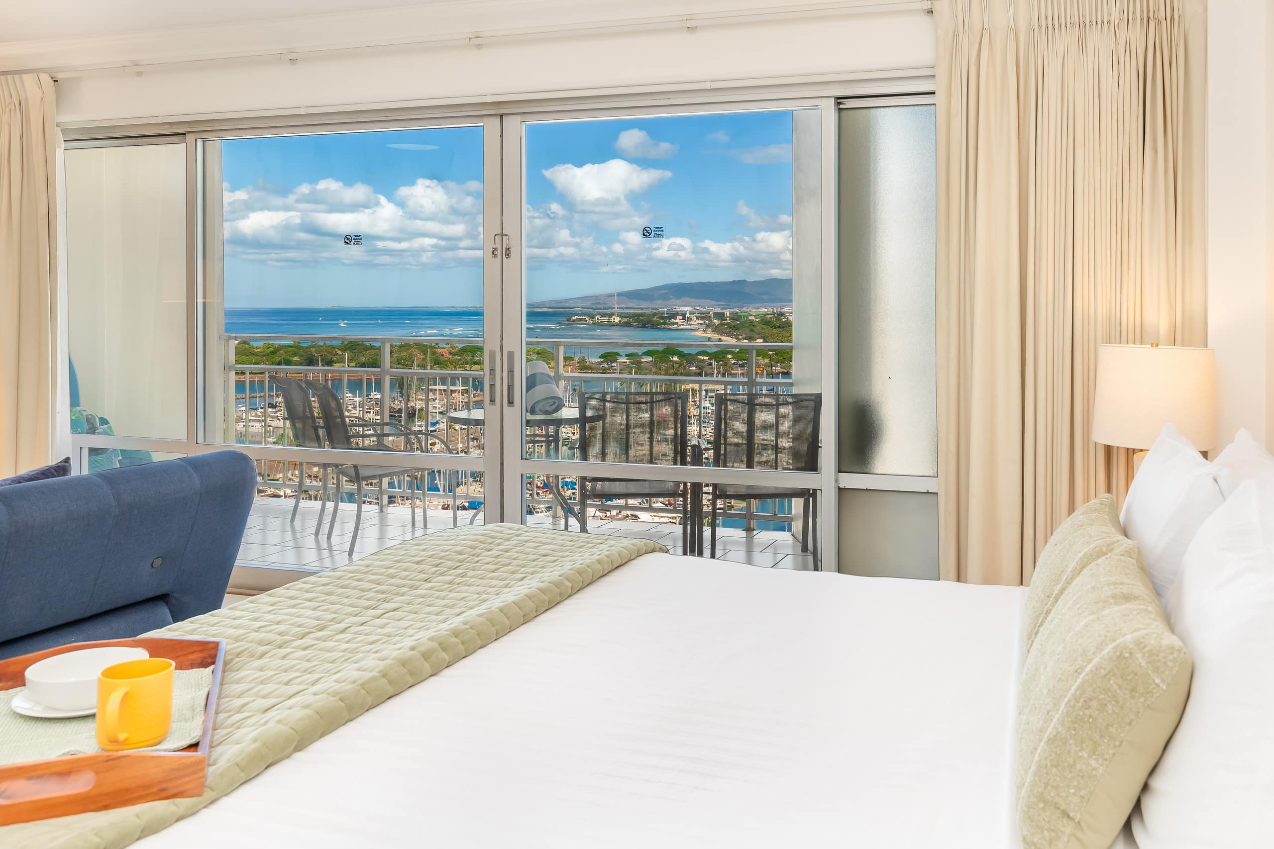Ocean and Sunset Marina Views at the Ilikai Hotel - Image 17
