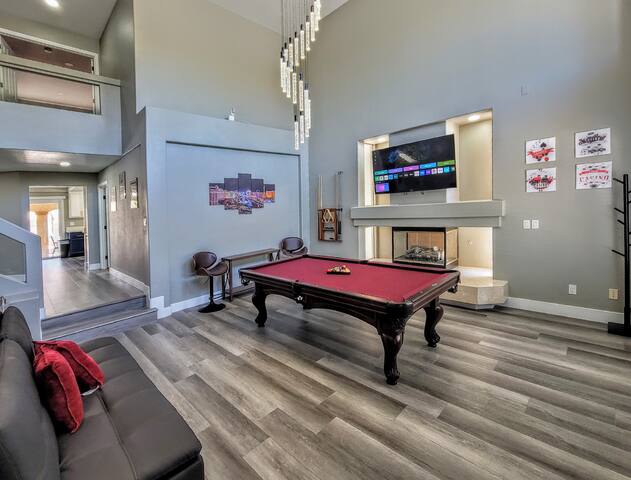 Super Spacious Oasis with Pool/SPA near LV-Strip gallery image 4